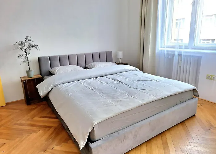 Nora - Old Town * 브라티슬라바